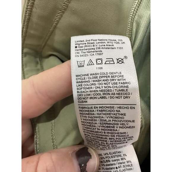 Athleta Run With It 3.5" Shorts Size XL Green Athletic Workout Running Gym - Picture 9 of 10